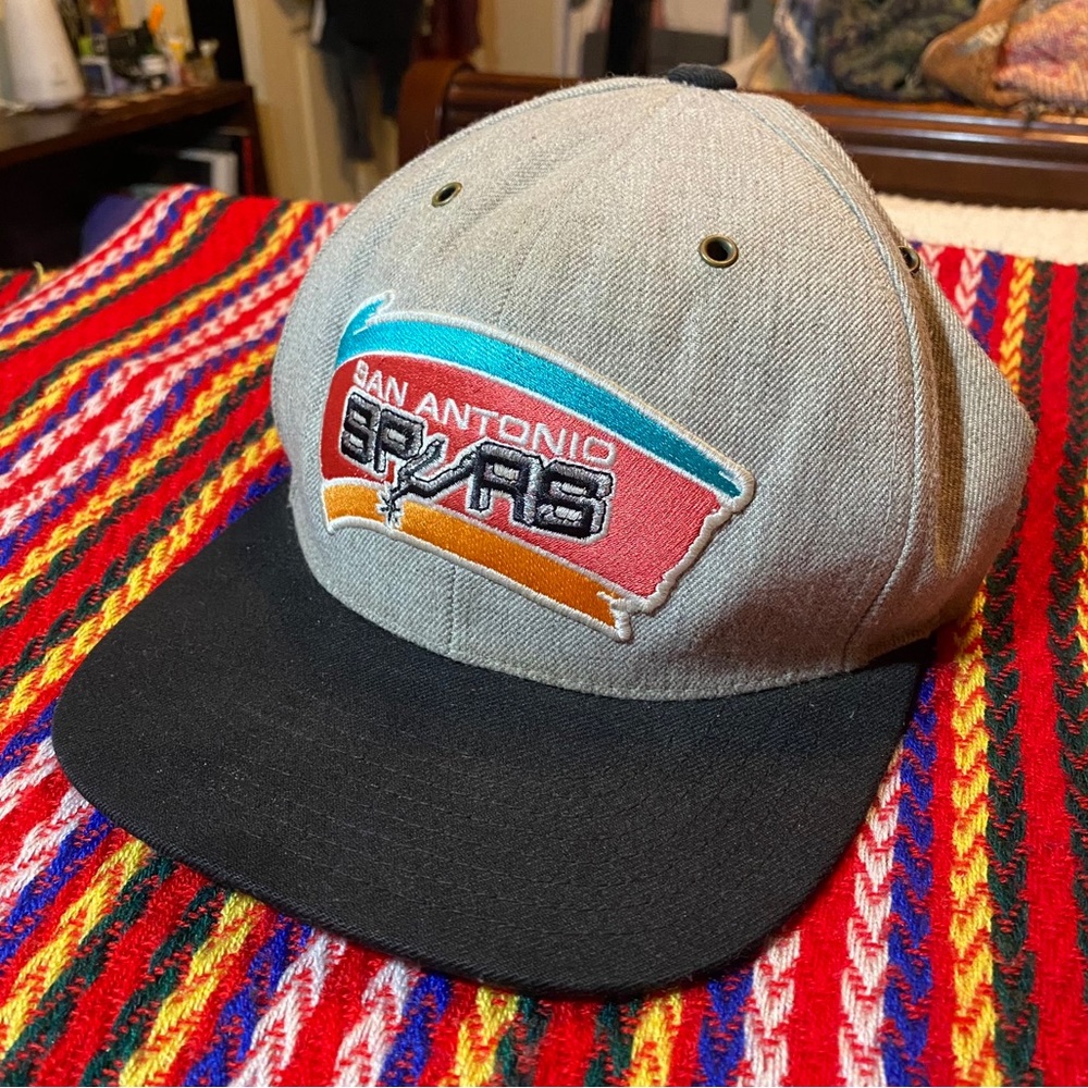 Mitchell & Ness San Antonio Spurs Hardwood Classics Hat Grey/Black